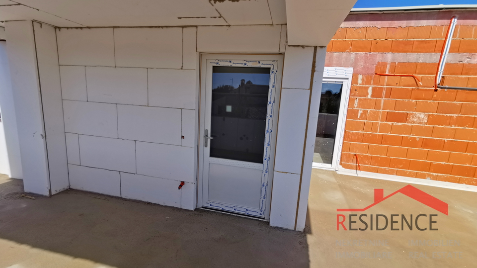 Pula, Valdebek, Wohnung im 2. Stock, Garage
