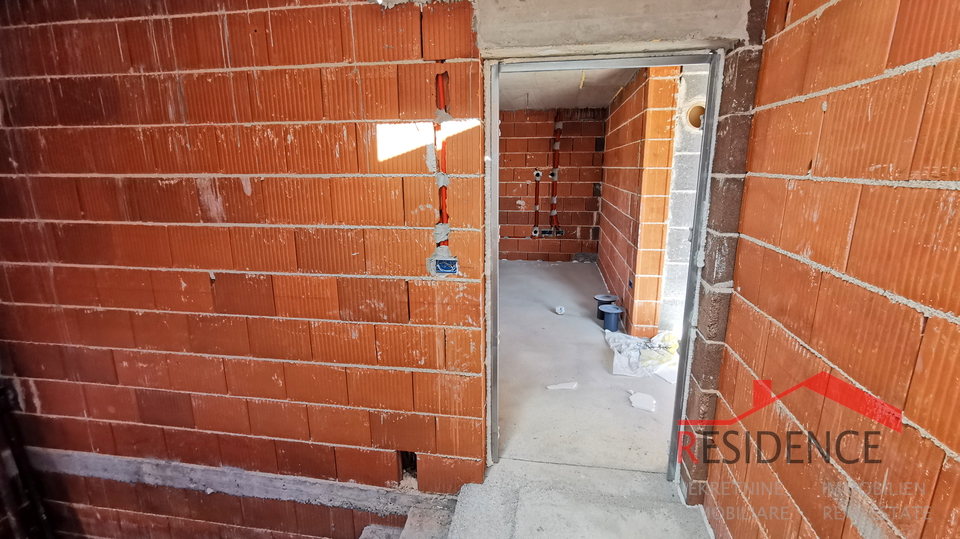 Pula, Valdebek, Wohnung im 2. Stock, Garage
