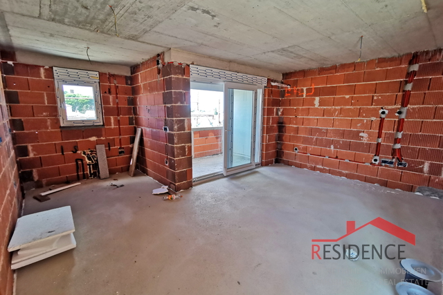 Pula, Valdebek, Wohnung im 2. Stock, Garage