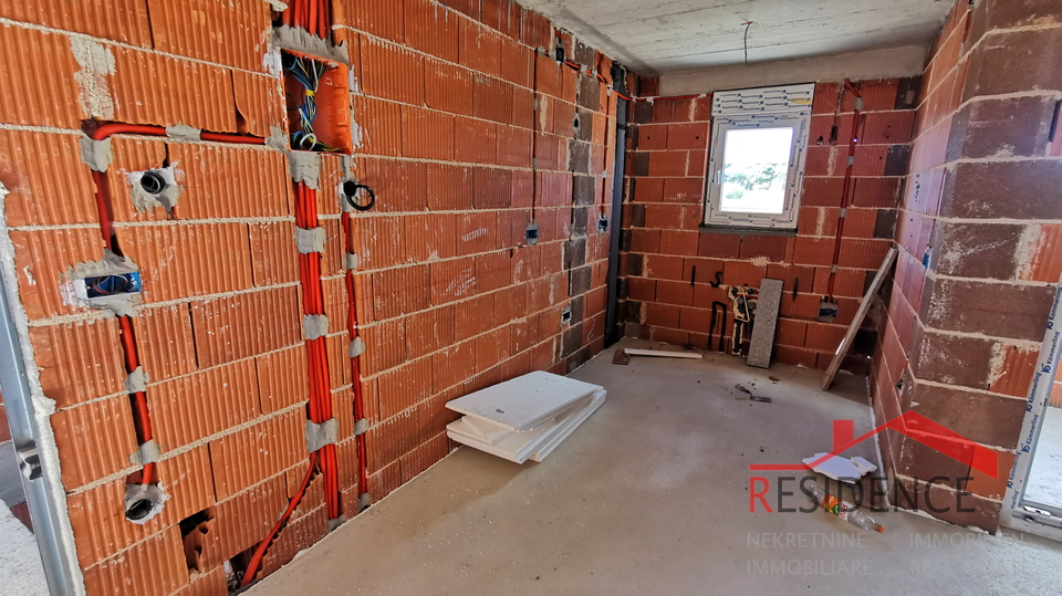 Pula, Valdebek, Wohnung im 2. Stock, Garage