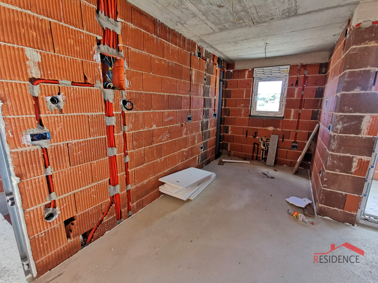 Pula, Valdebek, Wohnung im 2. Stock, Garage