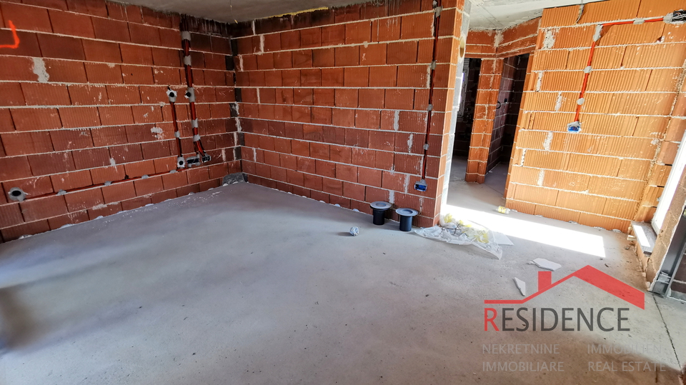 Pula, Valdebek, Wohnung im 2. Stock, Garage