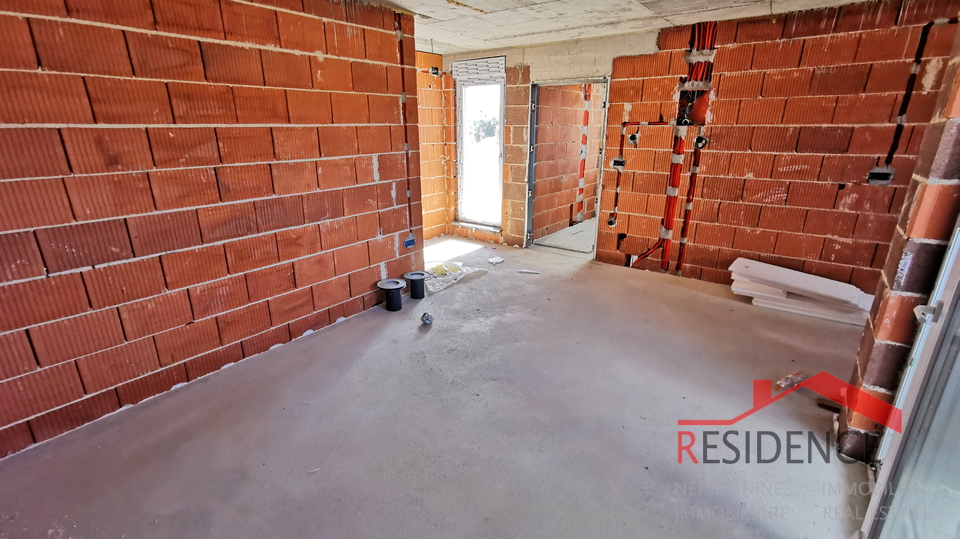 Pula, Valdebek, Wohnung im 2. Stock, Garage