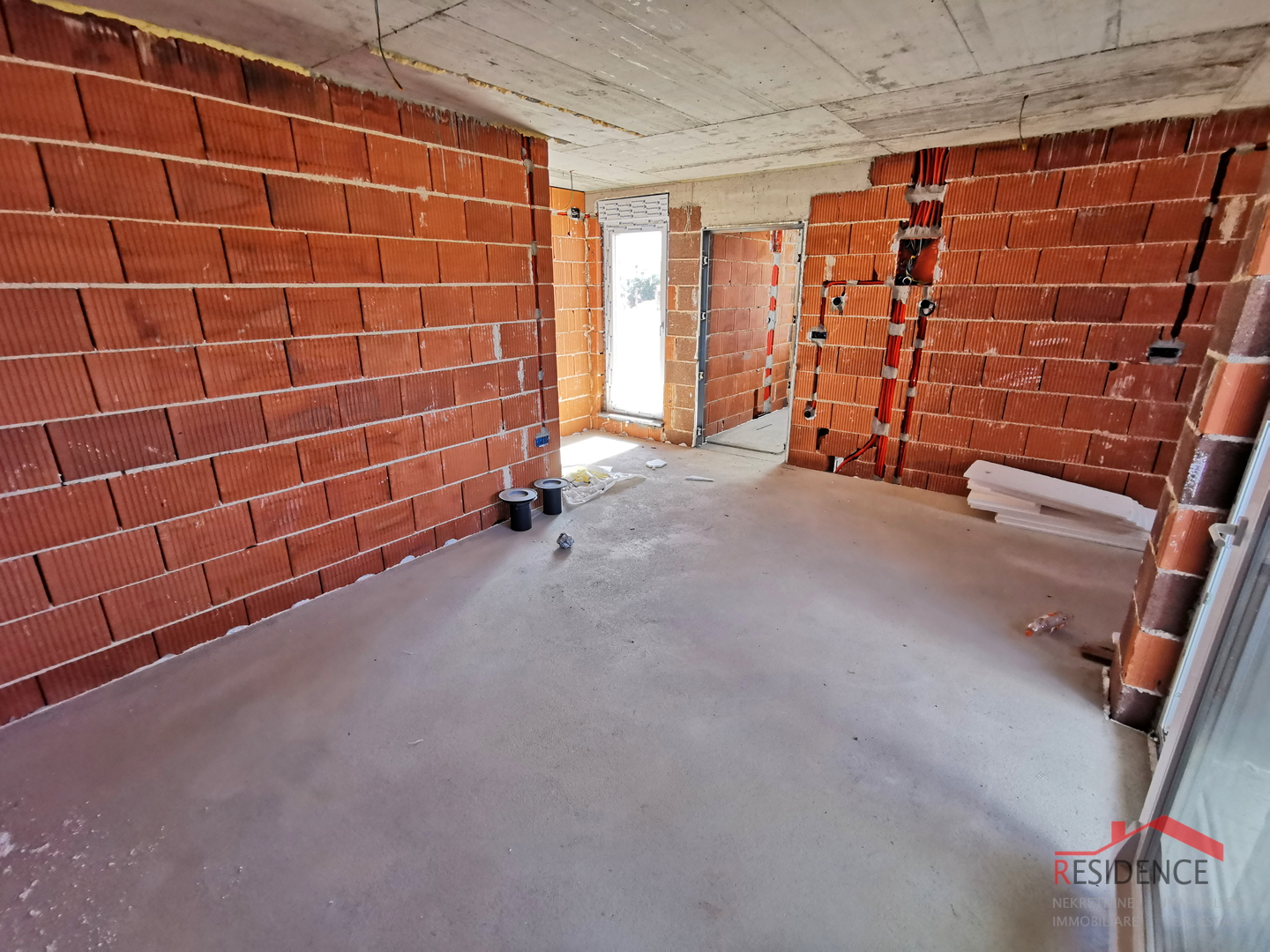 Pula, Valdebek, Wohnung im 2. Stock, Garage