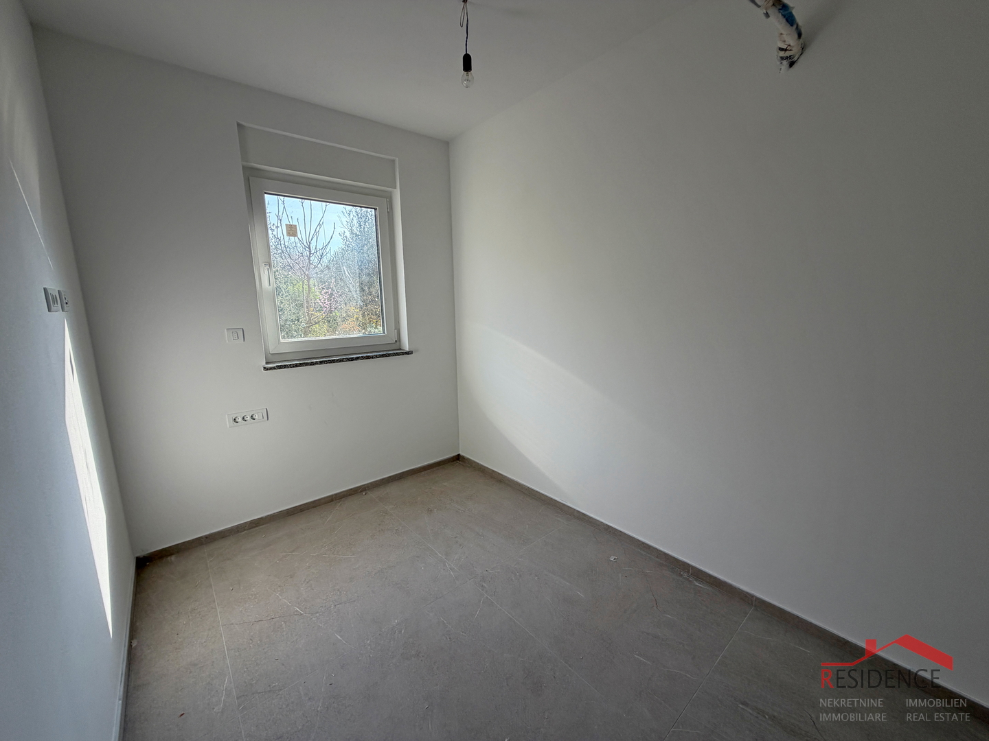 Pula, Valdebek, ground floor apartment, 2 bedrooms, parking space