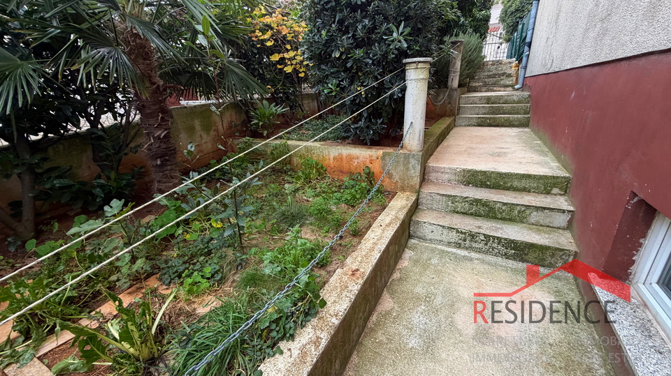 Pula, Veli Vrh, Haus