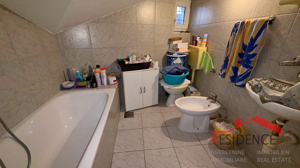 Pula, Veli Vrh, Haus