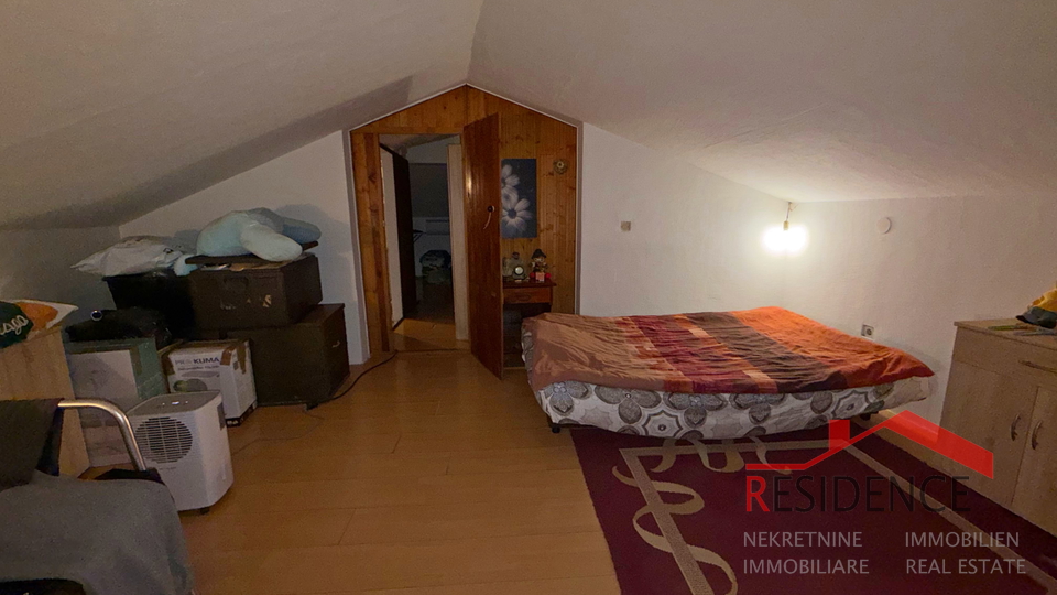 Pula, Veli Vrh, Haus