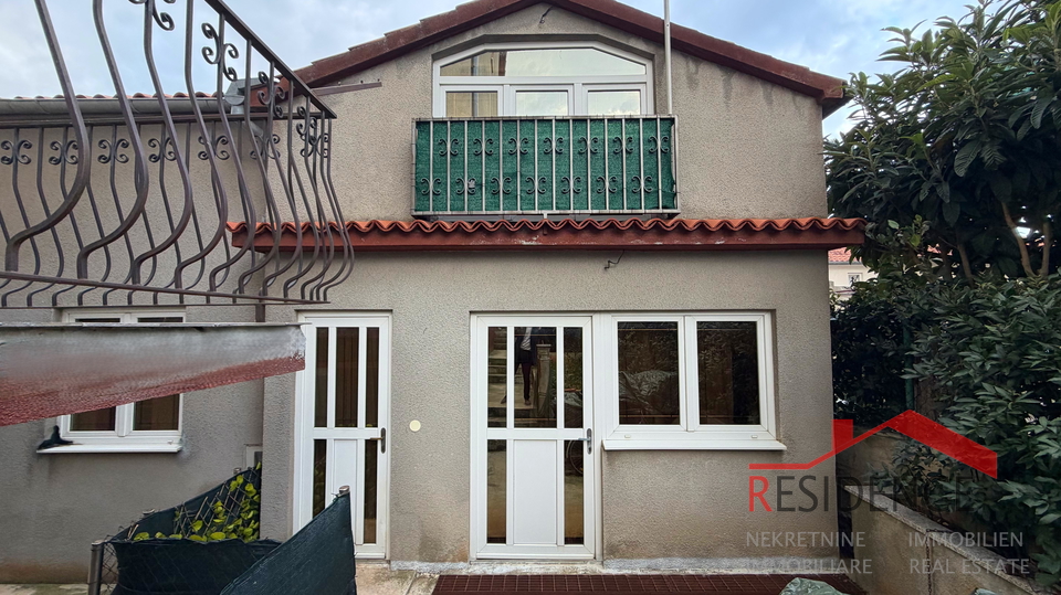 Pula, Veli Vrh, Haus