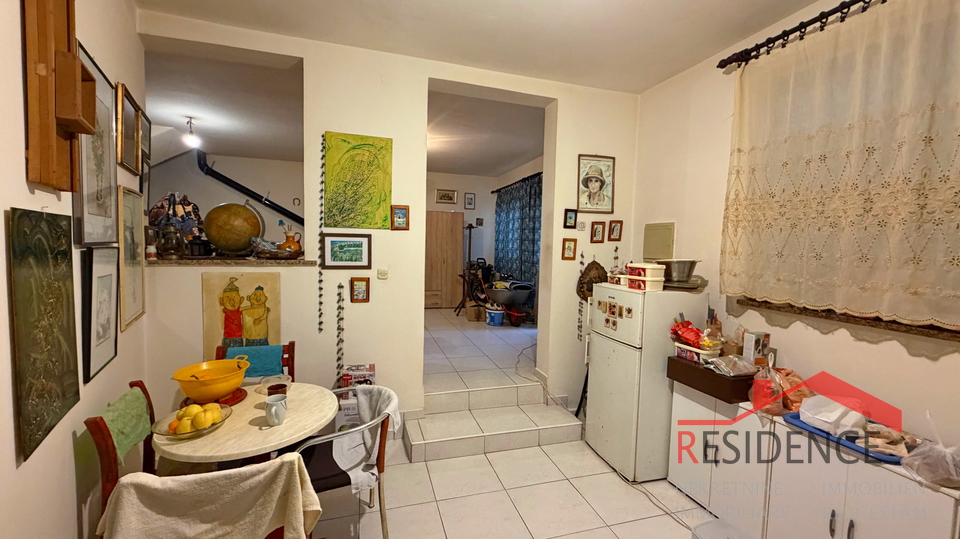 Pula, Veli Vrh, Haus