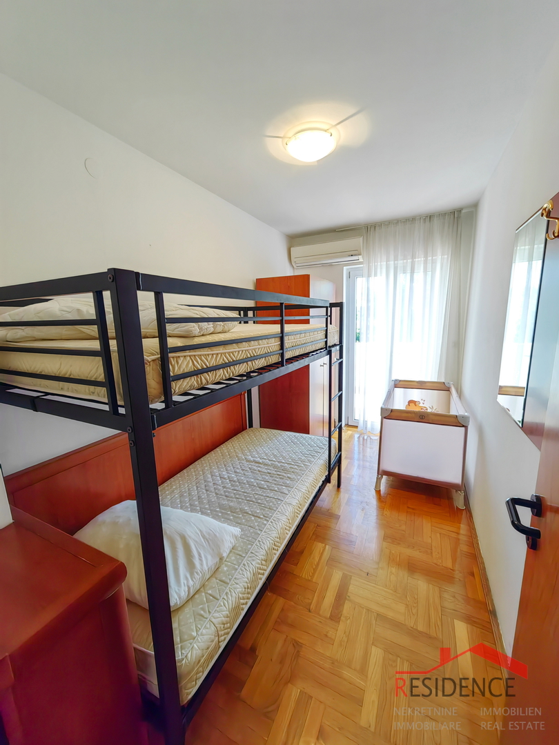 Pula-Verudela, schöne Maisonette-Wohnung im ersten Stock