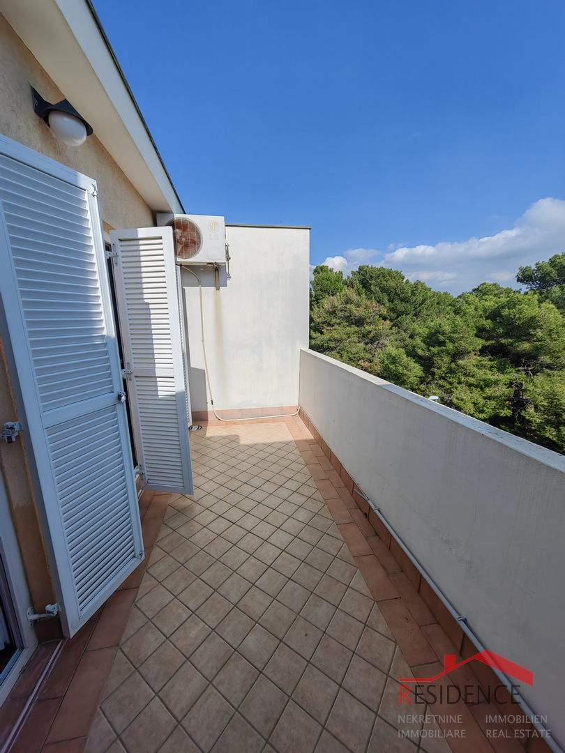 Pula-Verudela, schöne Maisonette-Wohnung im ersten Stock