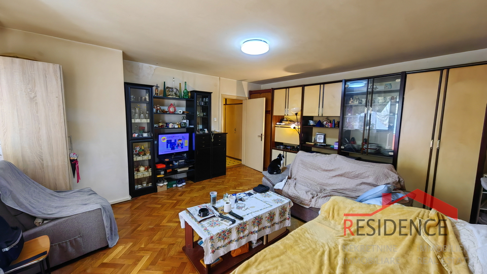 Pula, Wohnung im Zentrum im ersten Stock
