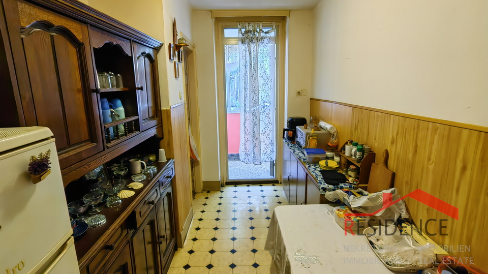 Pula, Wohnung im Zentrum im ersten Stock