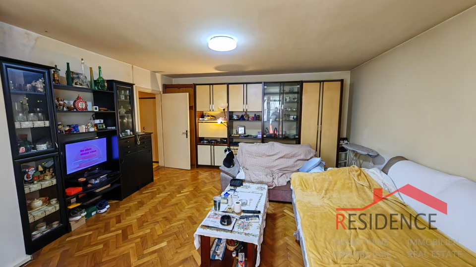 Pula, Wohnung im Zentrum im ersten Stock