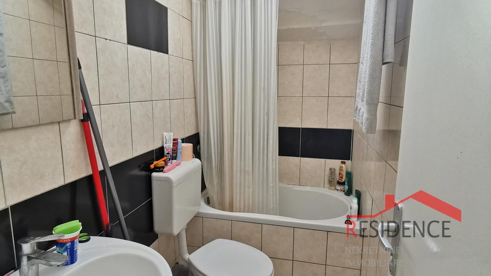 Pula, apartment on the second floor near the Arena