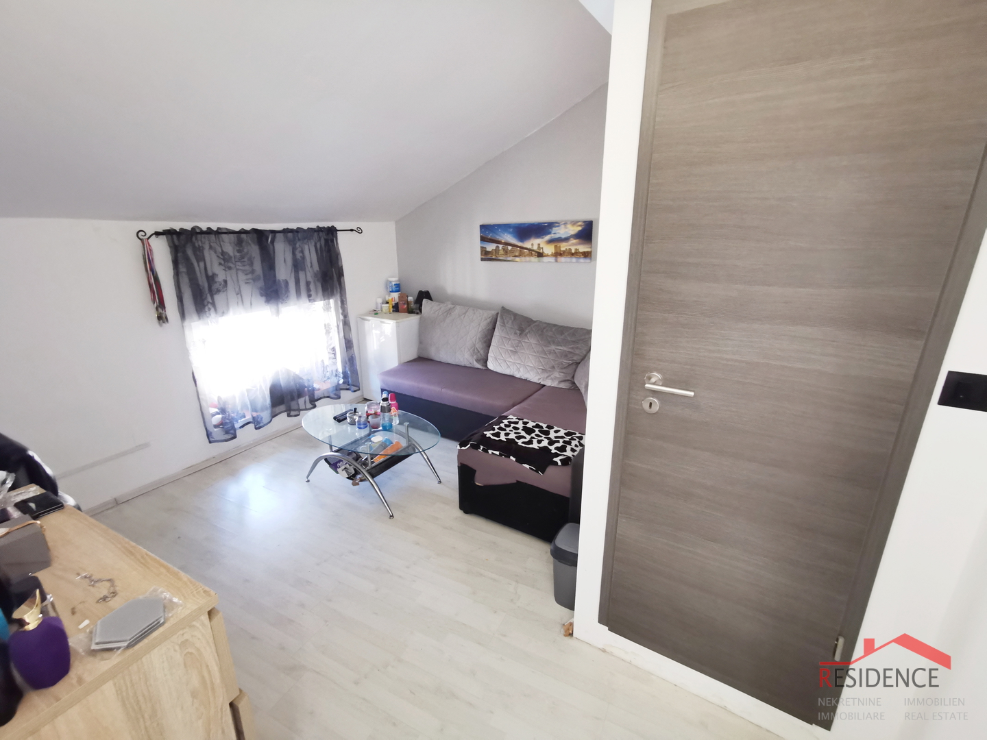 Pula, stan na drugom katu u blizini Arene