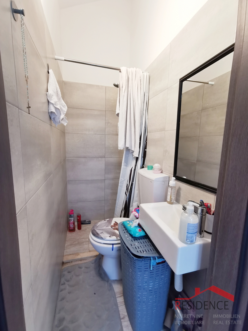 Pula, stan na drugom katu u blizini Arene