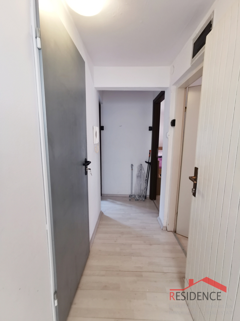 Pula, stan na drugom katu u blizini Arene