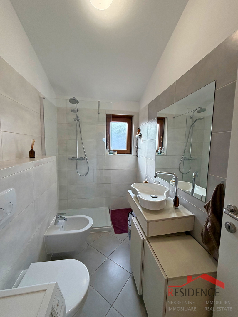 Štinjan, 1st floor, 2 bedrooms, 2 parking spaces