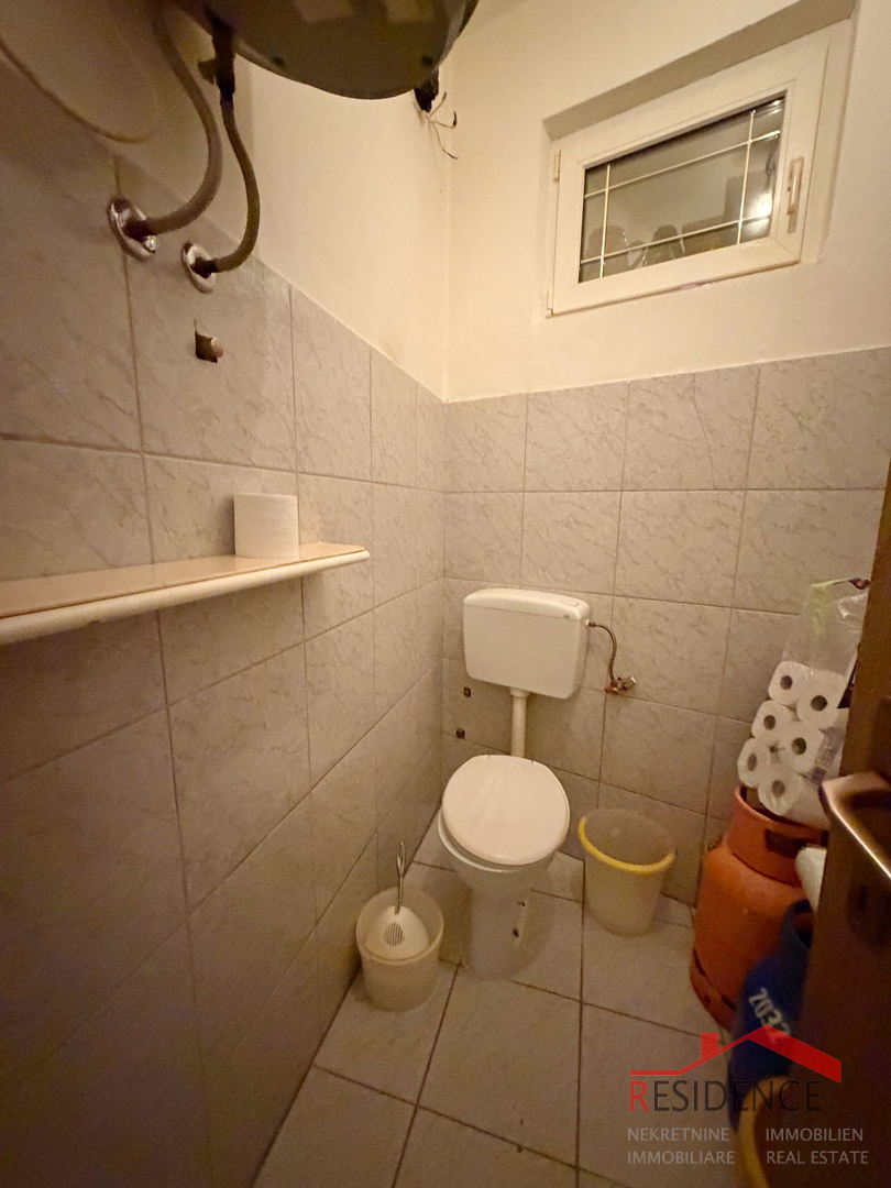 Pula, Veli Vrh, Haus