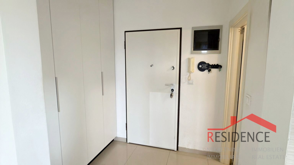 Pula-&Scaron;ijana&comma; lijepi dvoeta&zcaron;ni stan s dvije terase i pogledom na grad