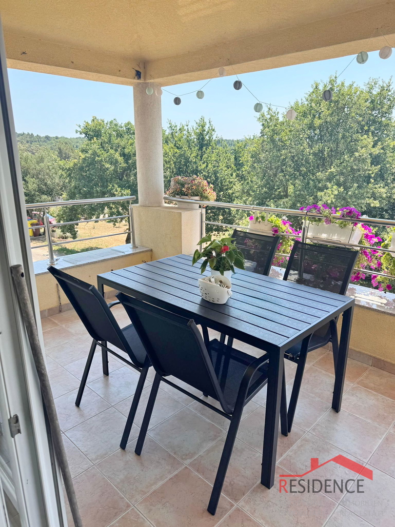 Pula – Šijana, duplex apartment with two terraces and open city view