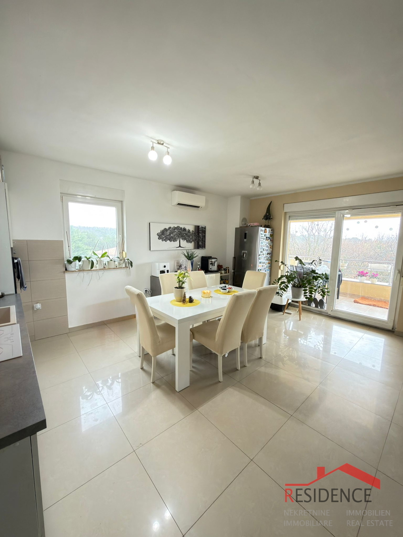 Pula – Šijana, duplex apartment with two terraces and open city view