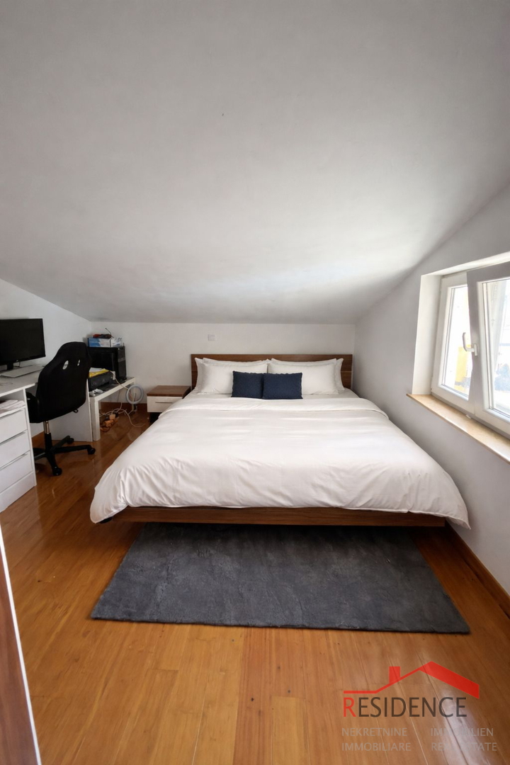 Pula – Šijana, duplex apartment with two terraces and open city view