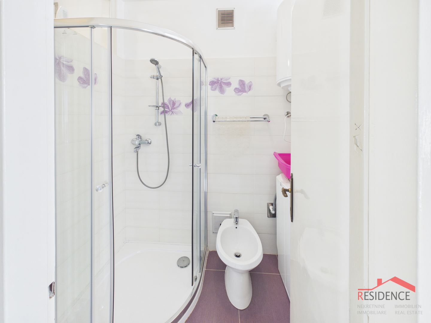 Ekskluzivna prodaja, Stan na Kaštanjeru, 2.kat