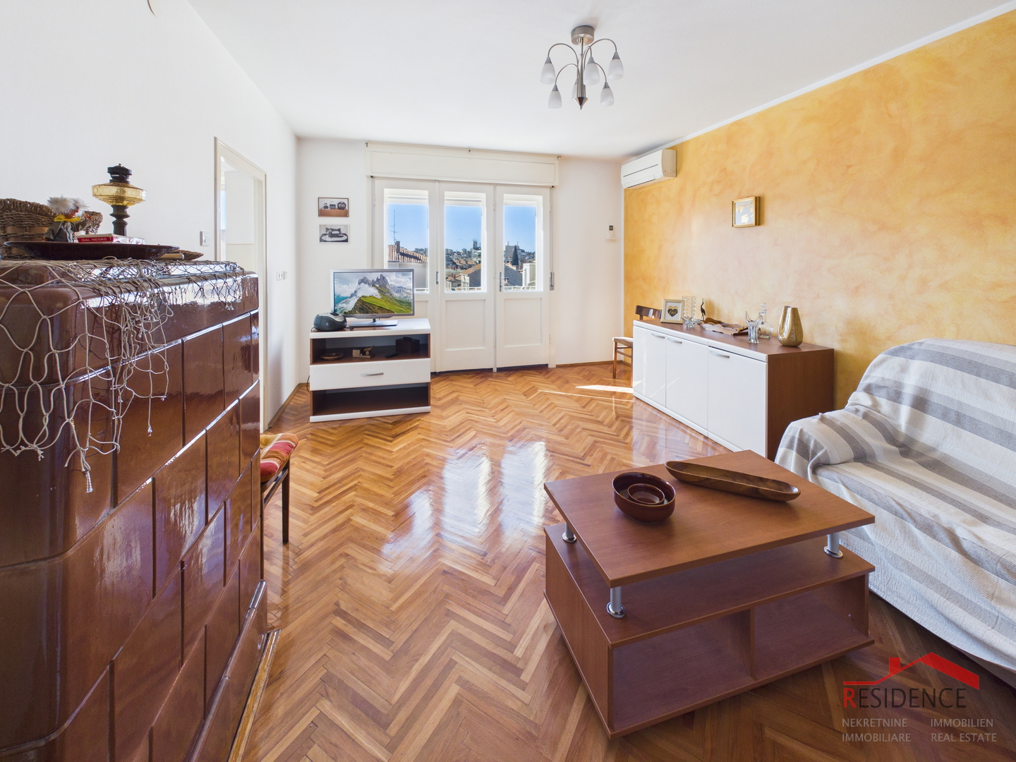 Ekskluzivna prodaja, Stan na Kaštanjeru, 2.kat