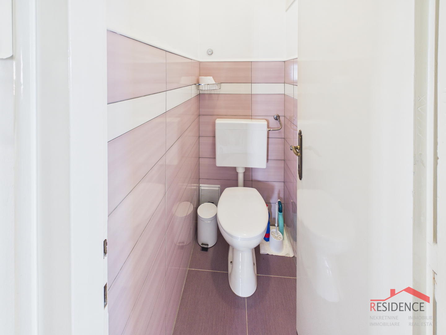 Ekskluzivna prodaja, Stan na Kaštanjeru, 2.kat