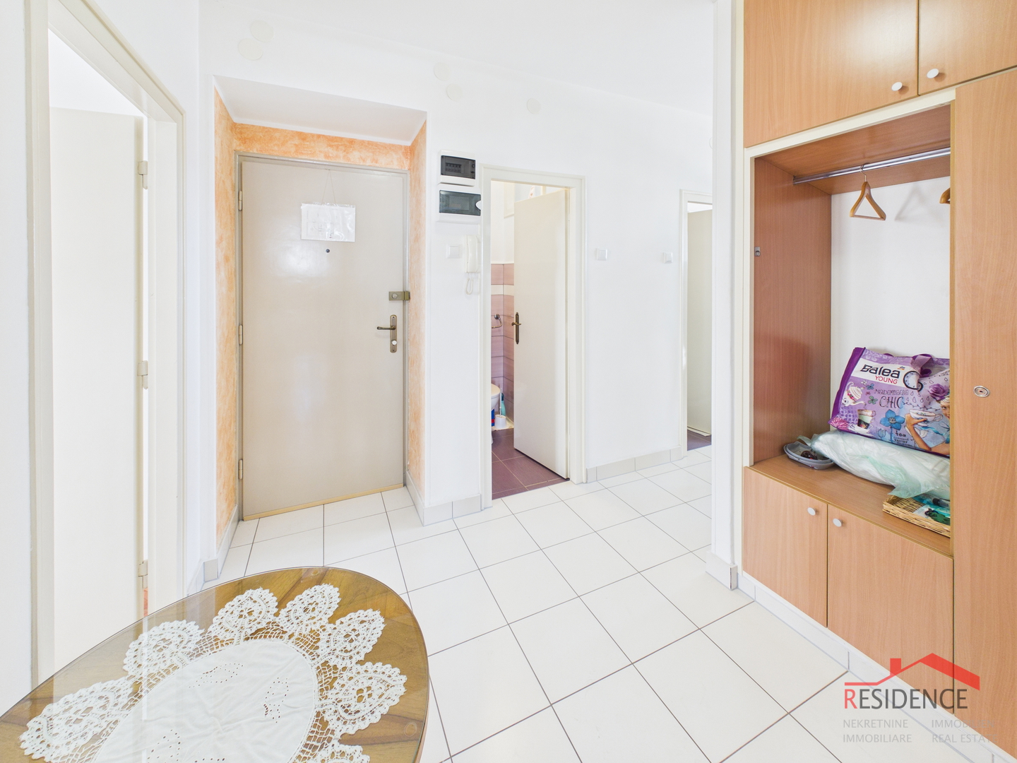 Ekskluzivna prodaja, Stan na Kaštanjeru, 2.kat