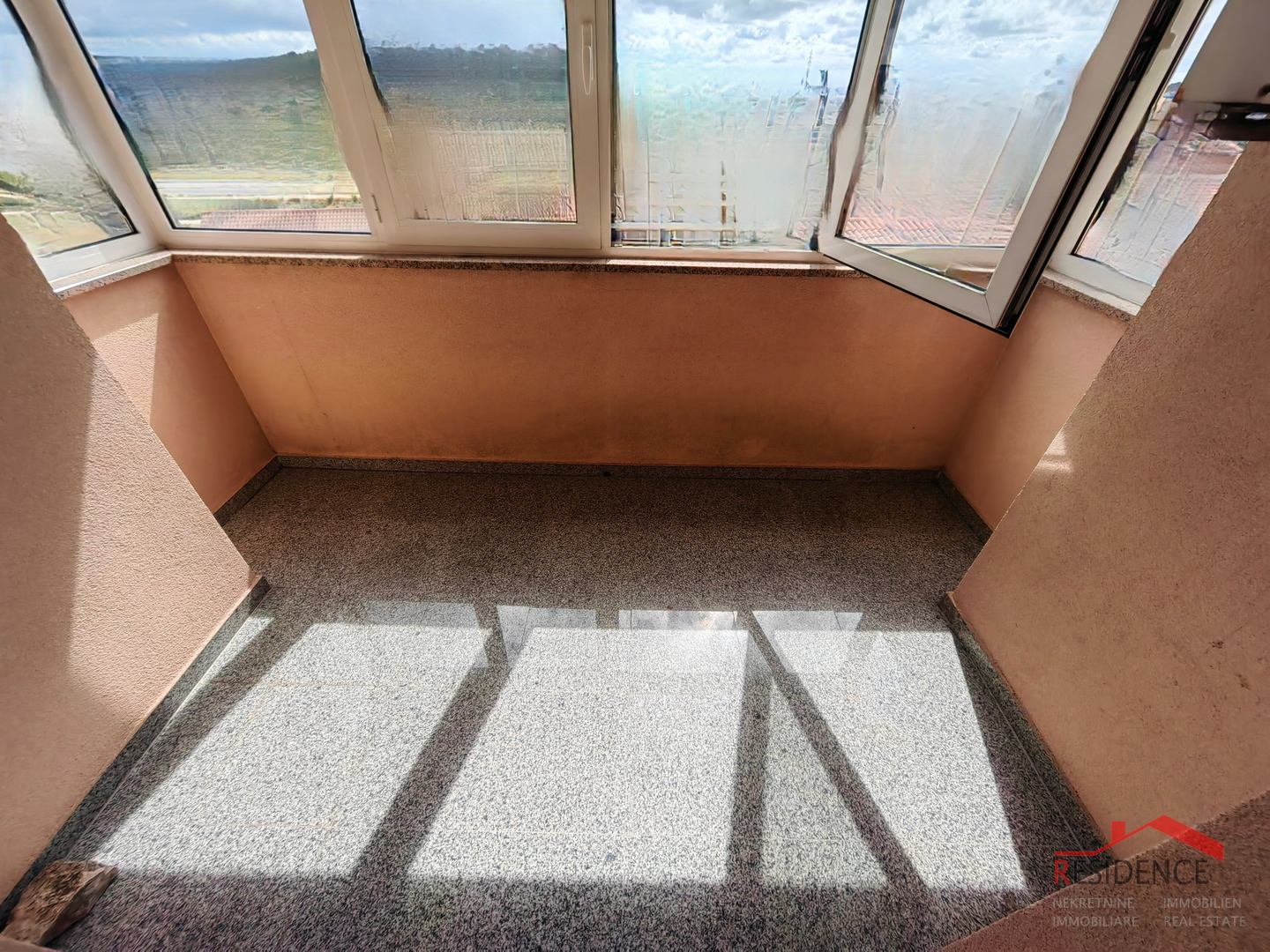 Šijani, lijepi stan na drugom katu