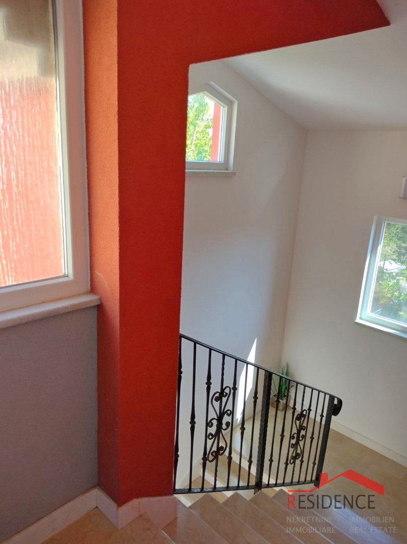 Valbandon, apartment on the first floor, 2 parking places