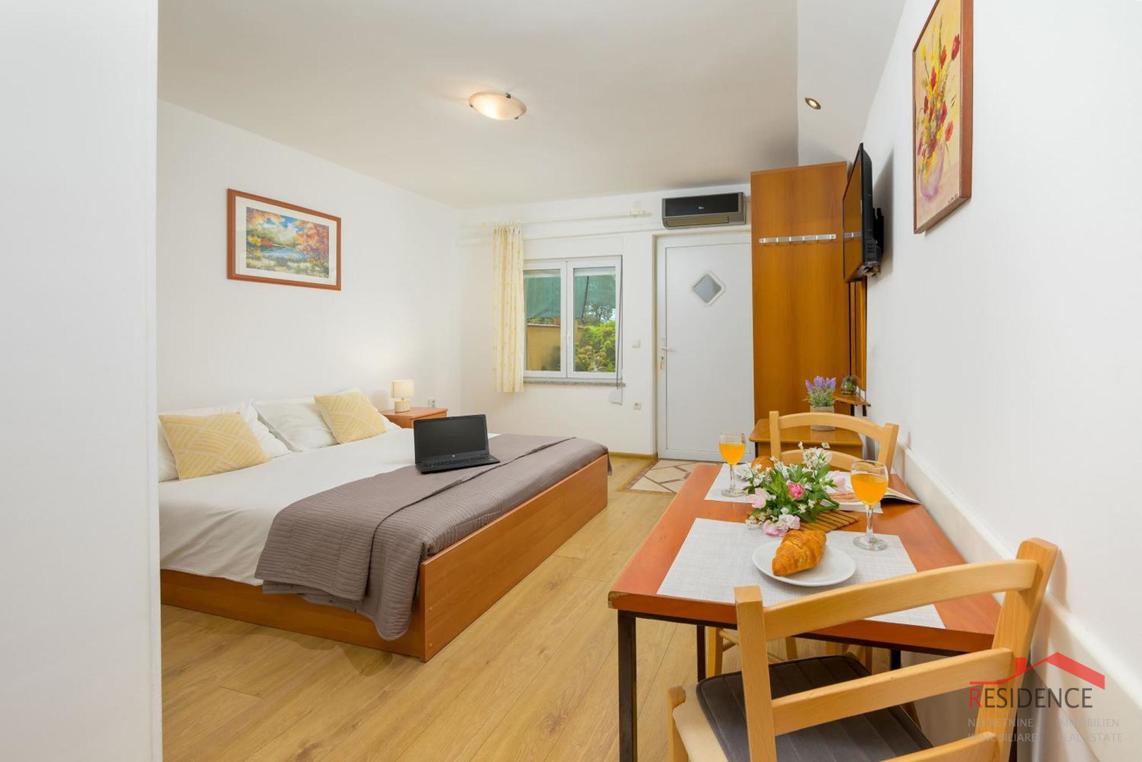 Prostrana kuća s 7 apartmana i velikim vrtom u Štinjanu