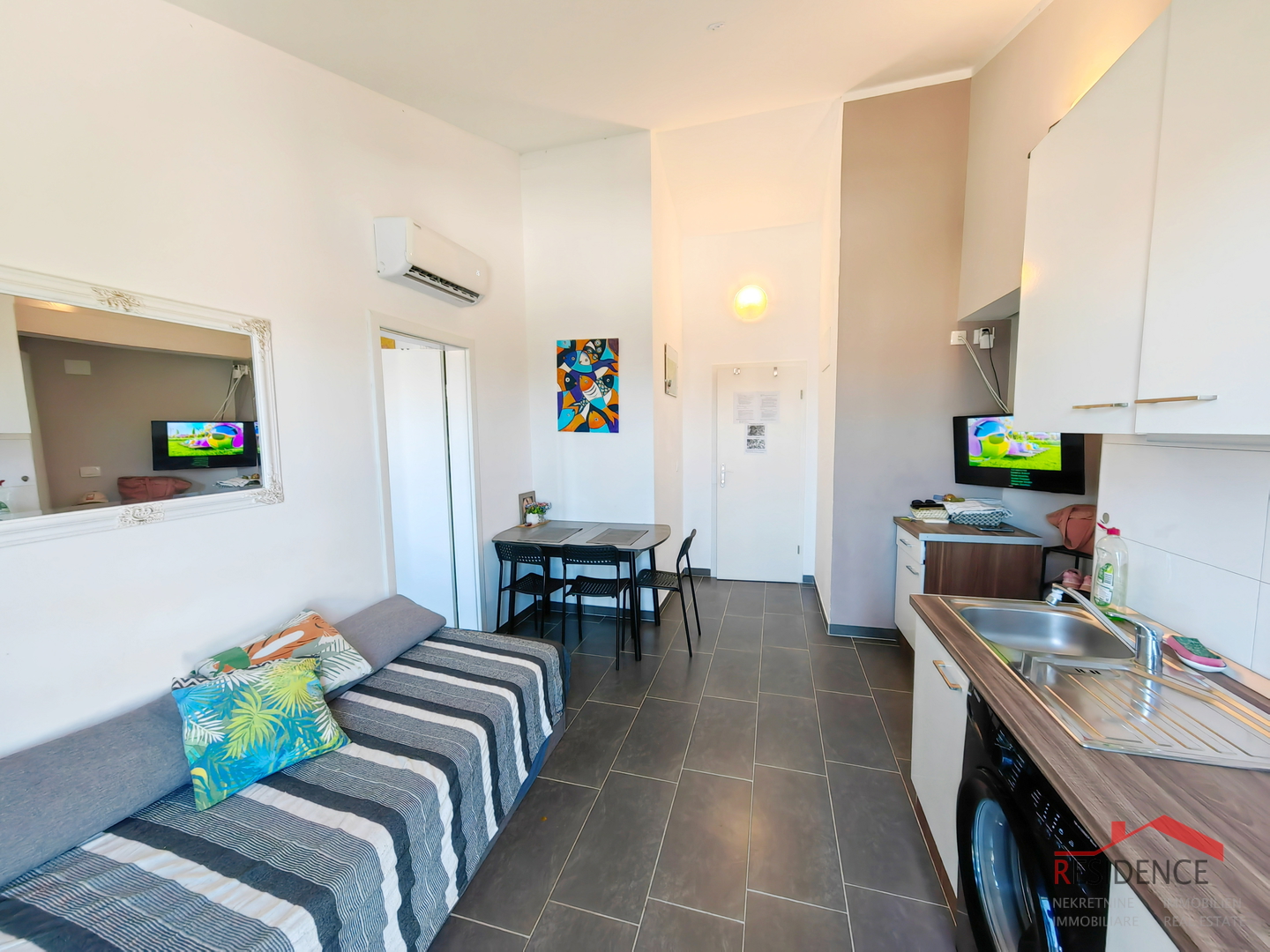 Štinjan, dva apartmana na prvom katu