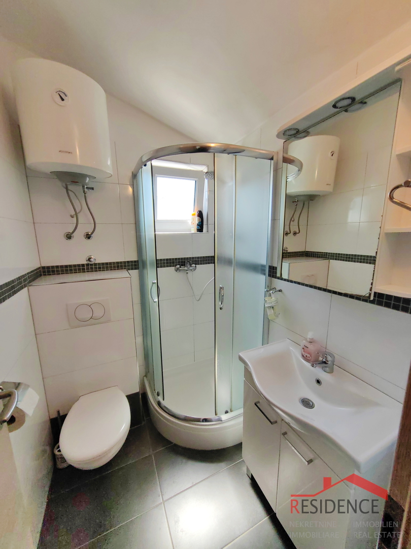Štinjan, dva apartmana na prvom katu