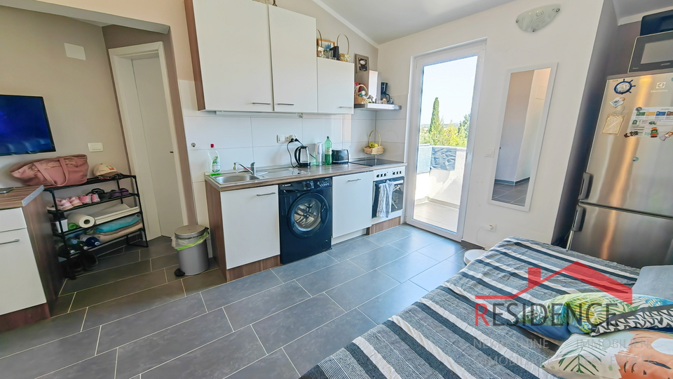Štinjan, dva apartmaja v prvem nadstropju