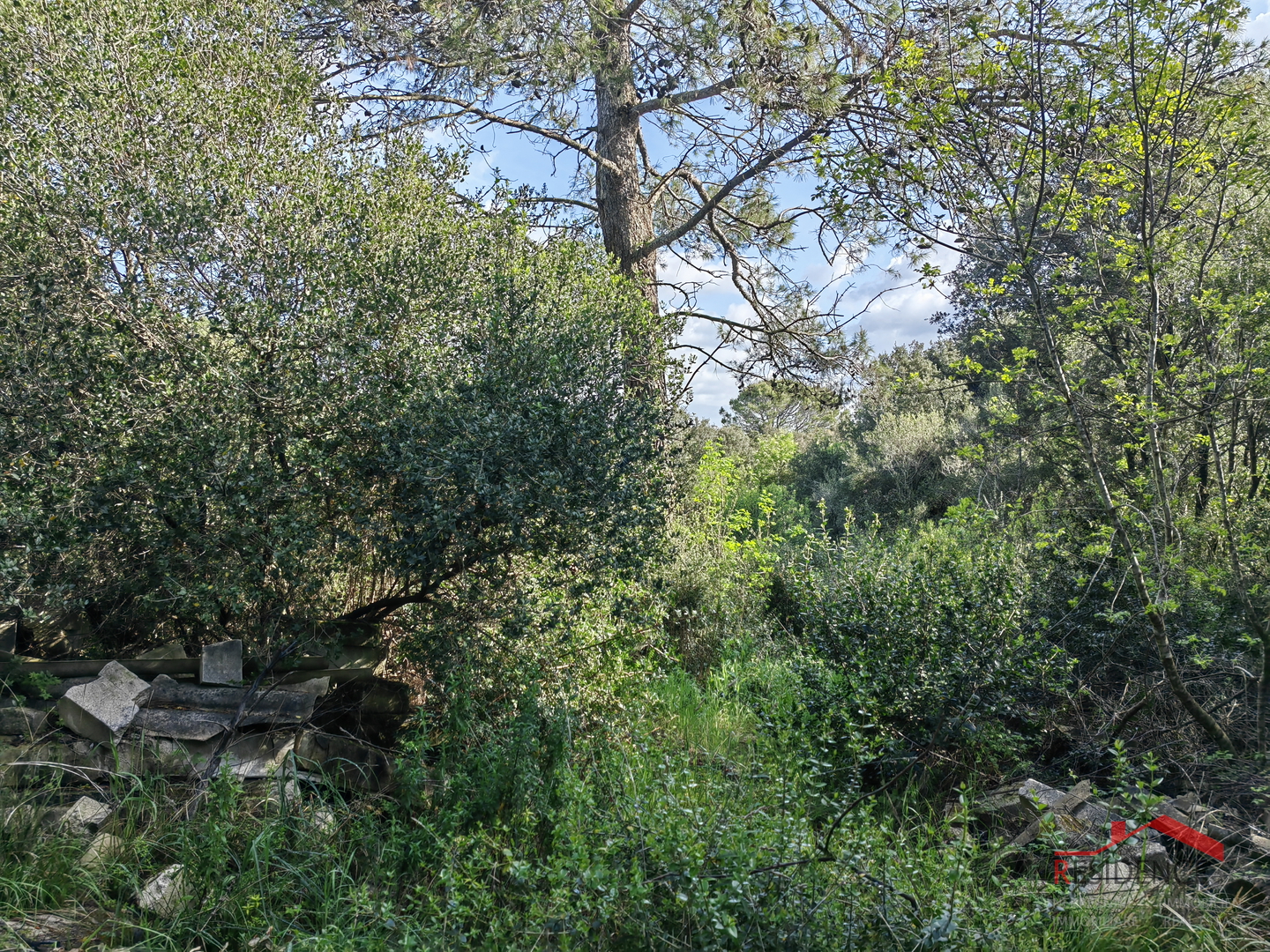 Štinjan,  zemljište na rubu urbanizacije