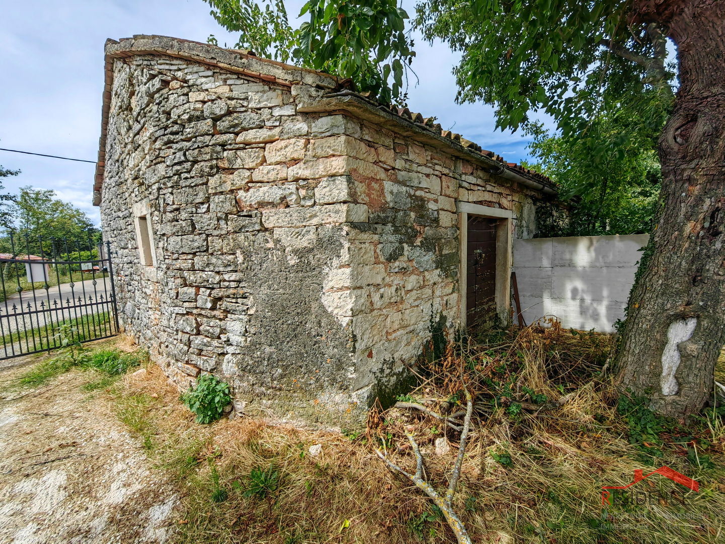 Žminj,  istarska kamena kuća, pomoćni objekt, okućnica