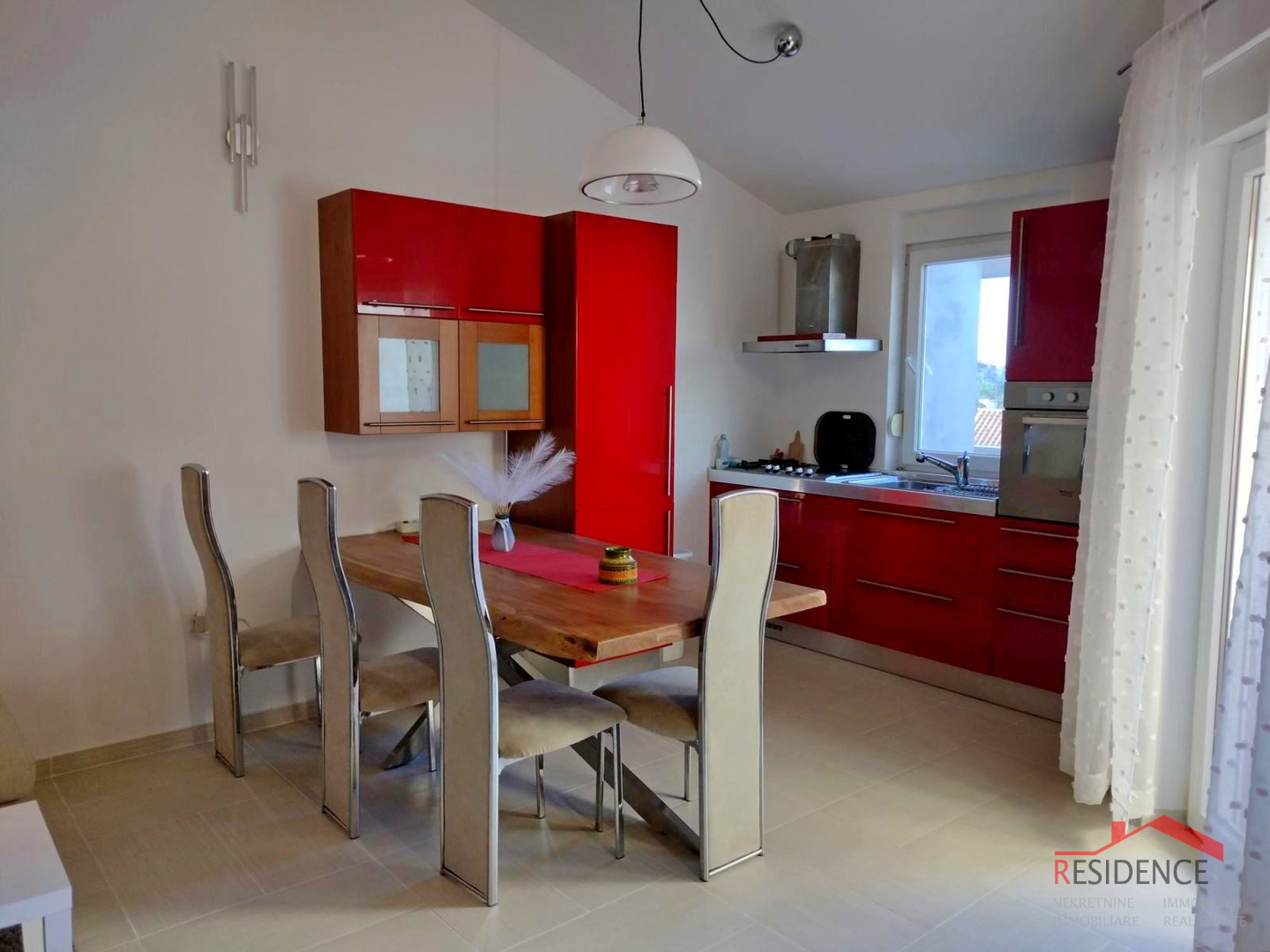 Valbandon, apartment on the first floor, 2 parking places
