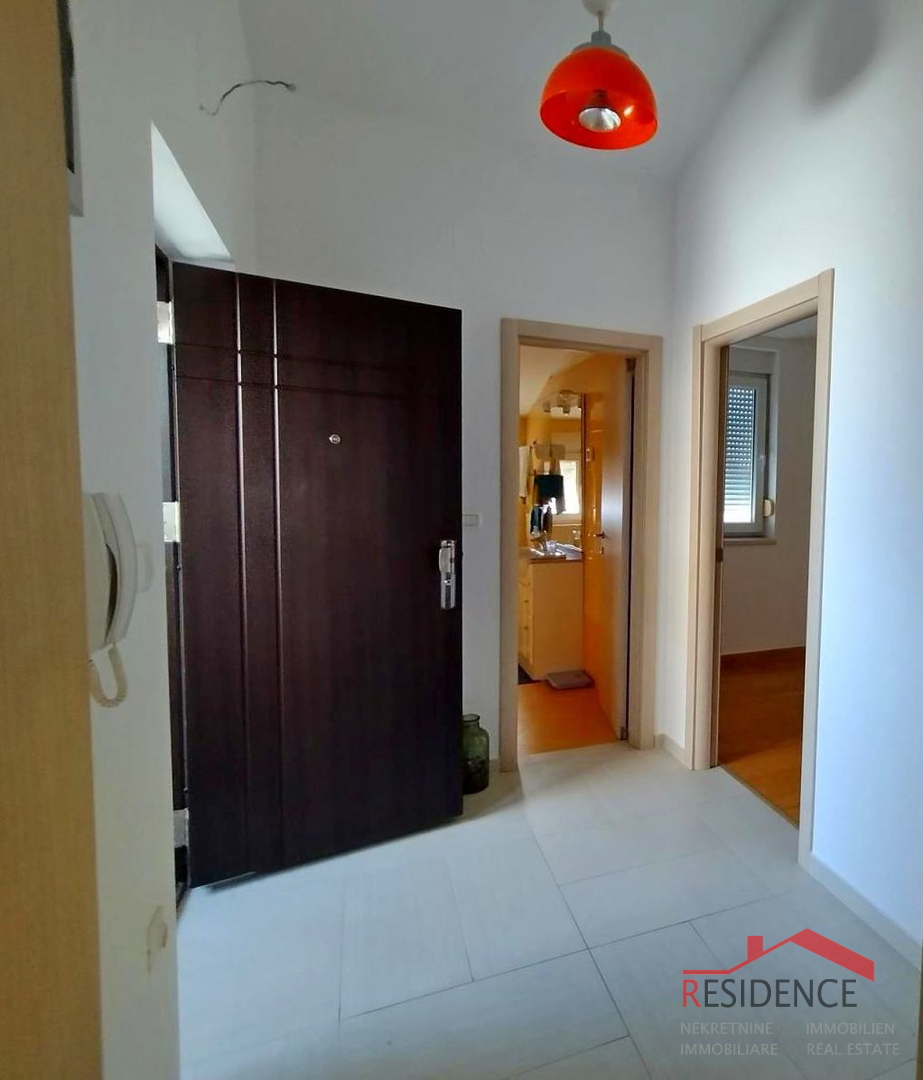 Valbandon, apartment on the first floor, 2 parking places