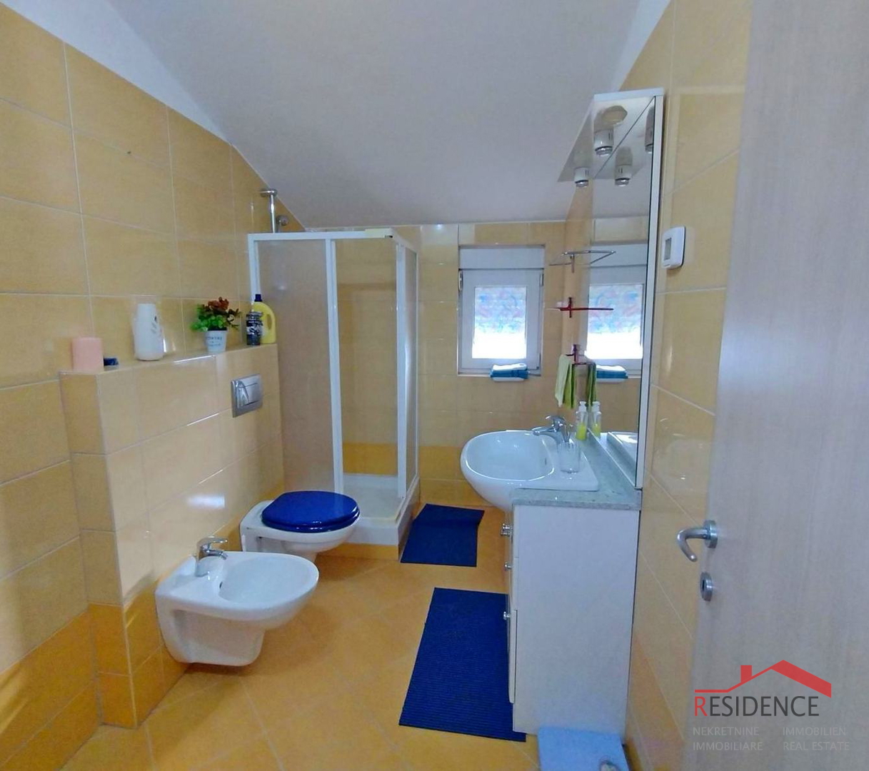 Valbandon, apartment on the first floor, 2 parking places