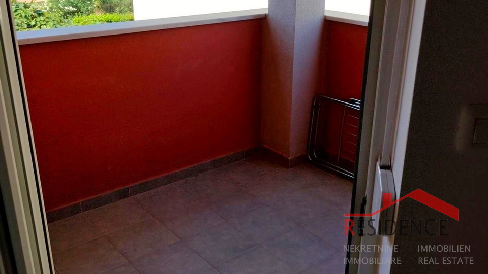 Valbandon, stan na prvom katu, 2 parkirna mjesta