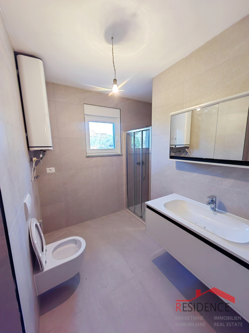 Valbandon, new two-bedroom apartment on the ground floor