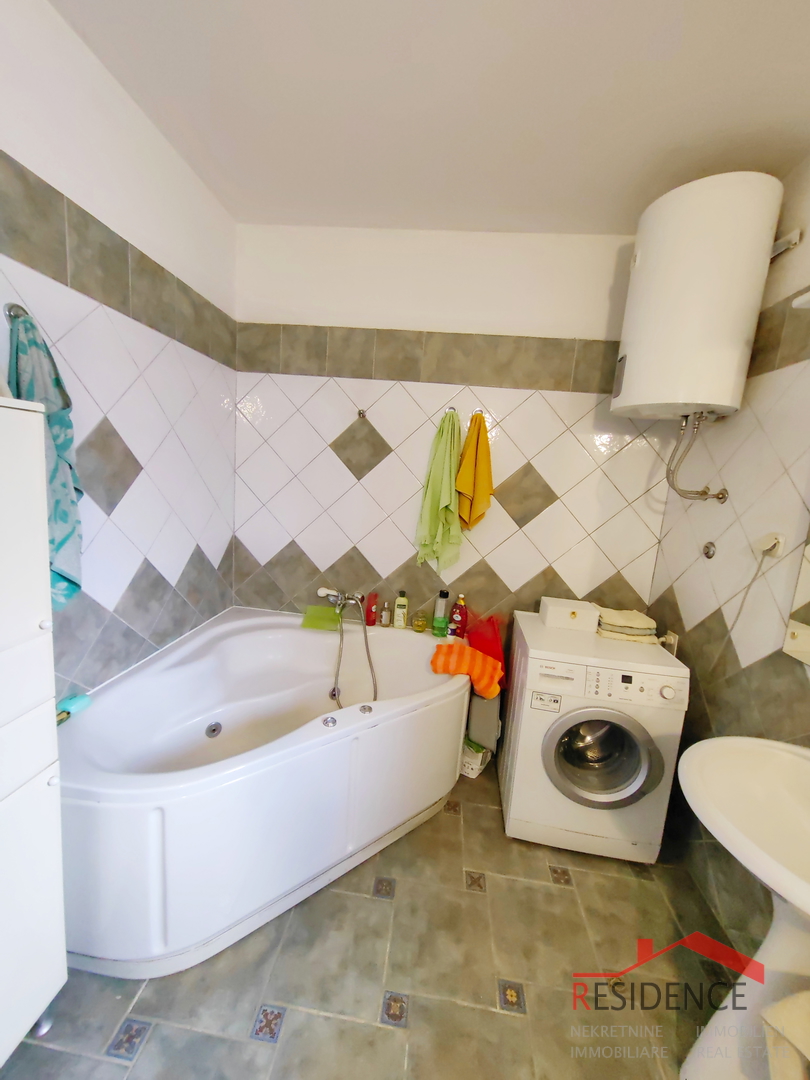 Samostojeća prizemnica u Valturi