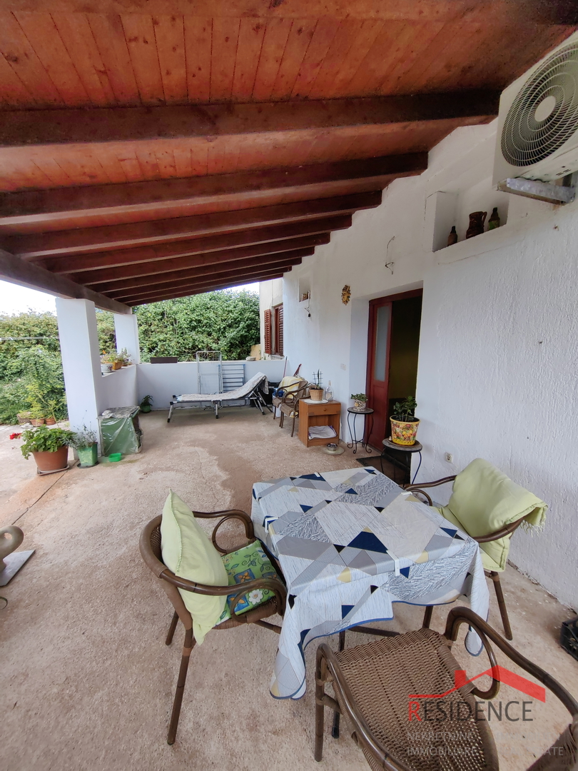 Samostojeća prizemnica u Valturi