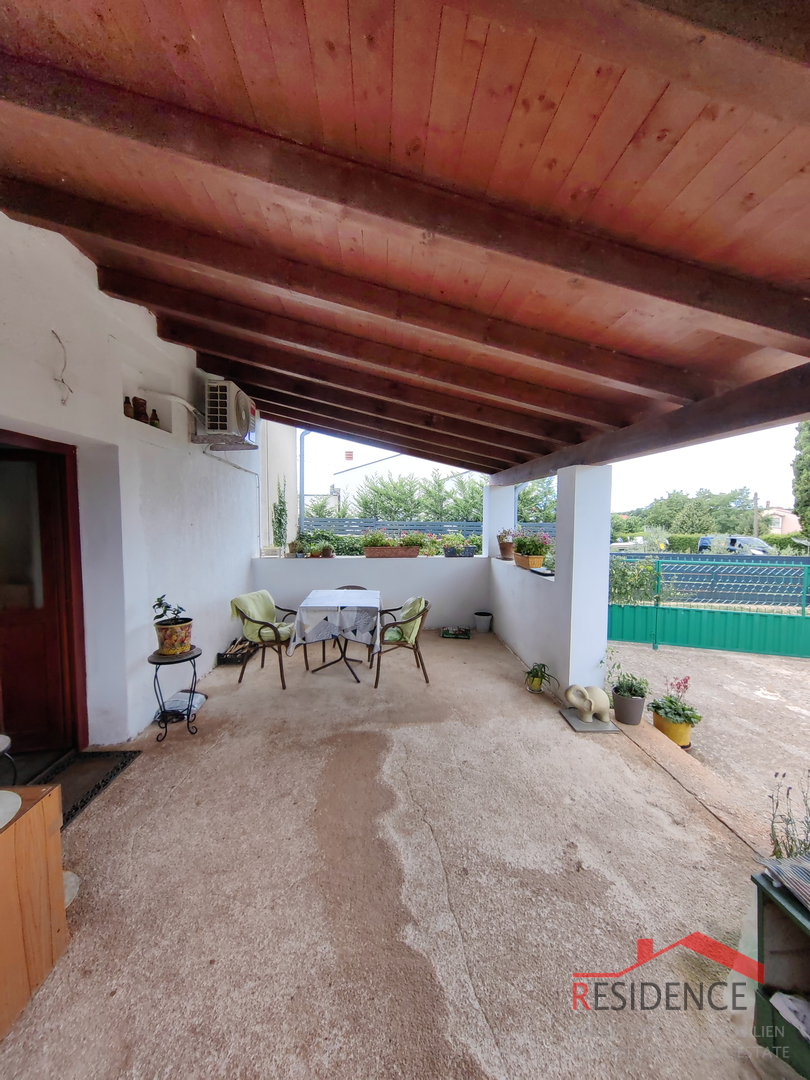 Samostojeća prizemnica u Valturi