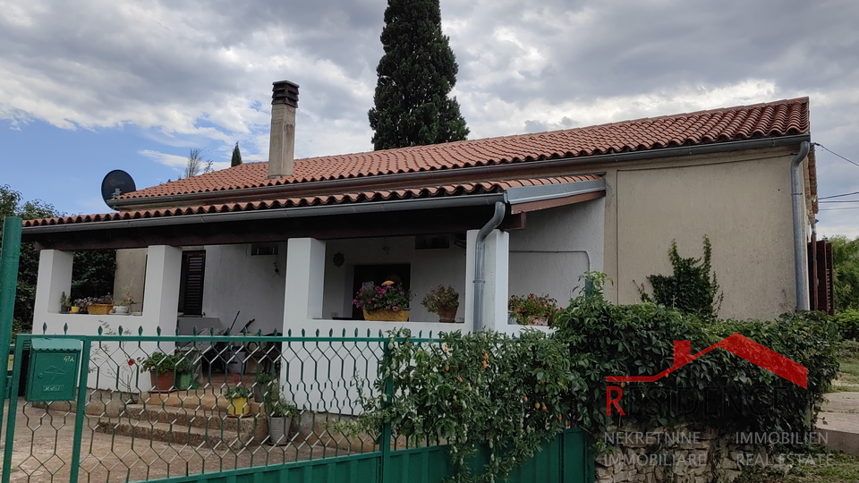 Detached single-storey house in Valtura